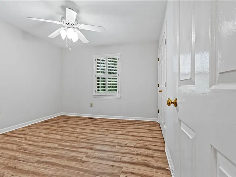 1160 Windsor Pkwy #8 — Photo 21
