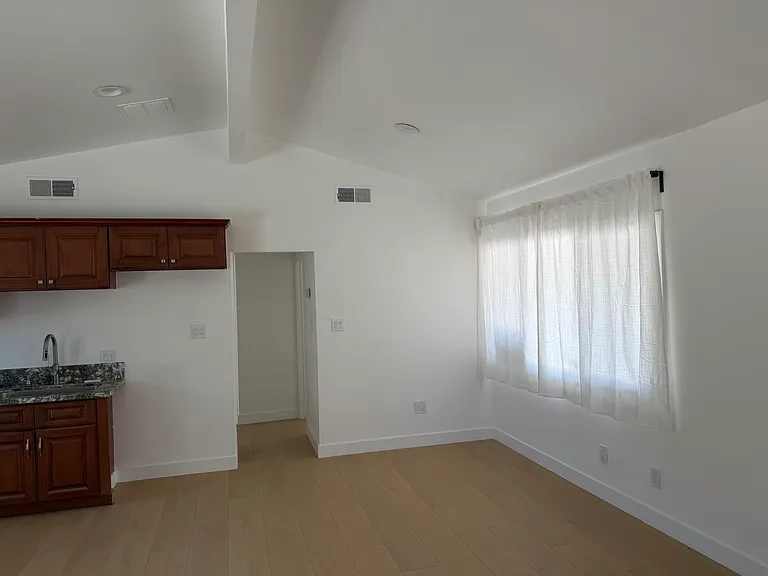 6751 Klondike Ave — Photo 9