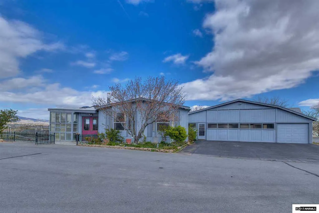 560 Polaris St photo 1
