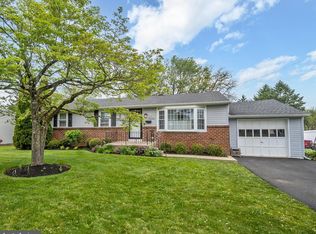 856 Roger Rd, Warminster, PA 18974