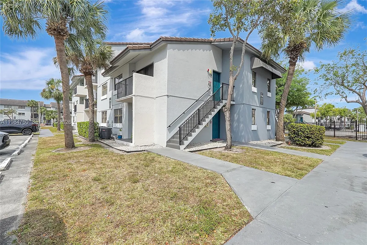 Building Photo - 7160 NW 179th St #211