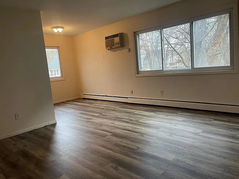 722 27th Ave S #9 — Photo 4
