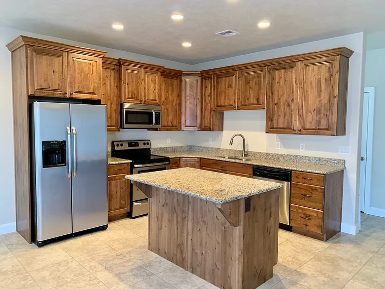 2525 Bella Vista Dr — Photo 2