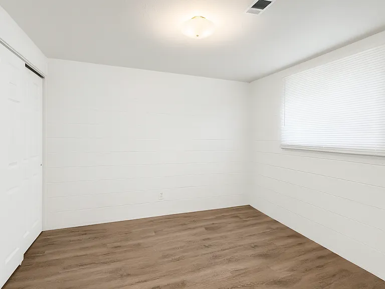 3006 N Institute St — Photo 7