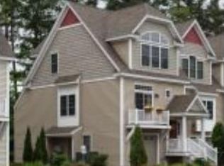 15 Hackett Hill Rd, Manchester, NH 03102