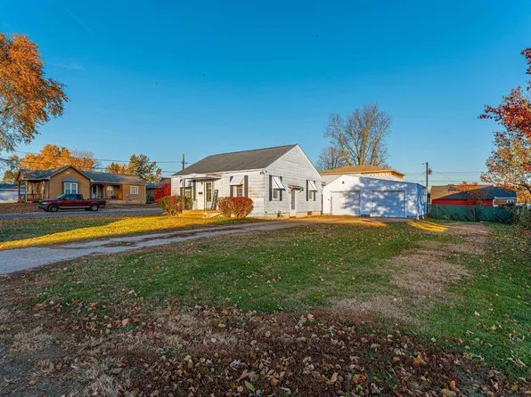 530 Grand Ave, Lincoln, IL 62656