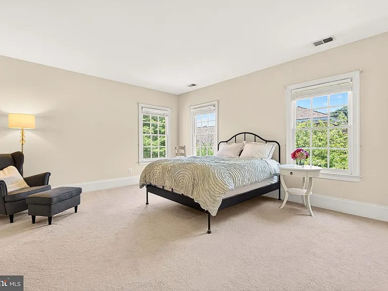 9860 Palace Green Way — Photo 37