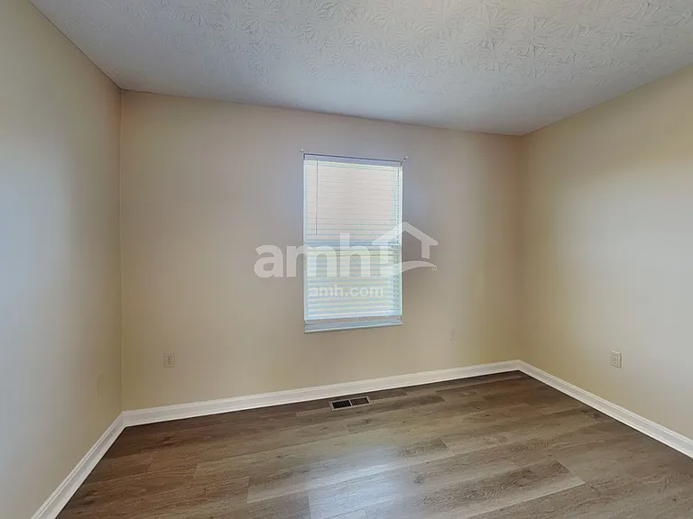 10296 Manassas Dr — Photo 7