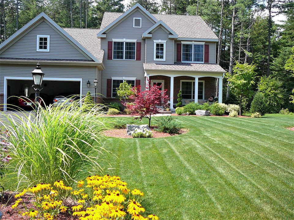 1st image of 12 Essex Ct