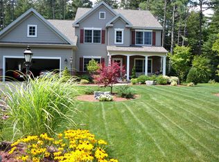 12 Essex Ct, Queensbury, NY 12804