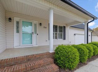 724 Iris Bryant Rd, Dunn, NC 28334