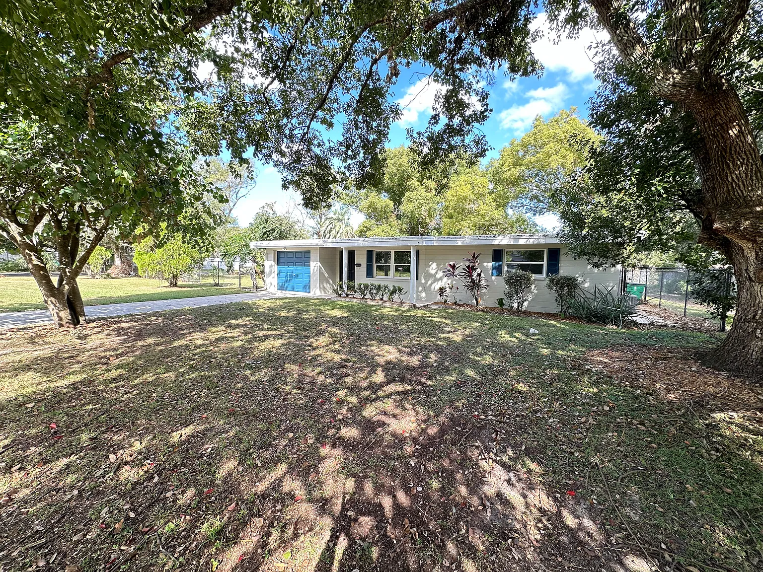 3 bed, 1000 sqft, $1,900 — Photo 4