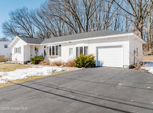 43 Gadsen Ct, Albany, NY 12205