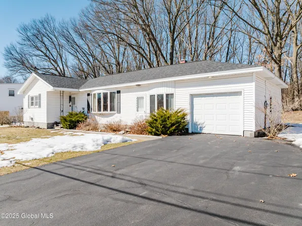 43 Gadsen Court, Albany, NY 12205