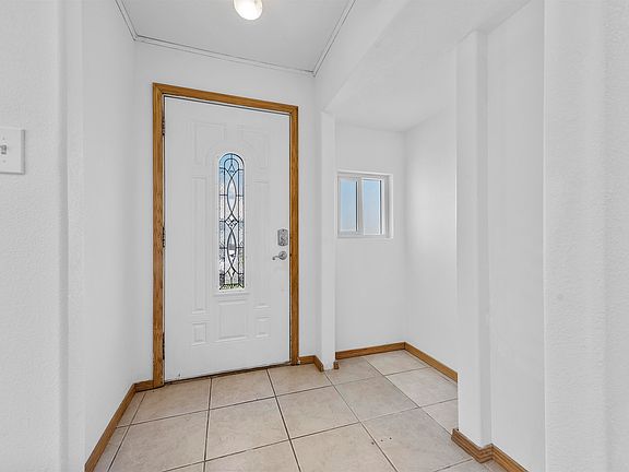 3rd image of 318 E Dalton Ave