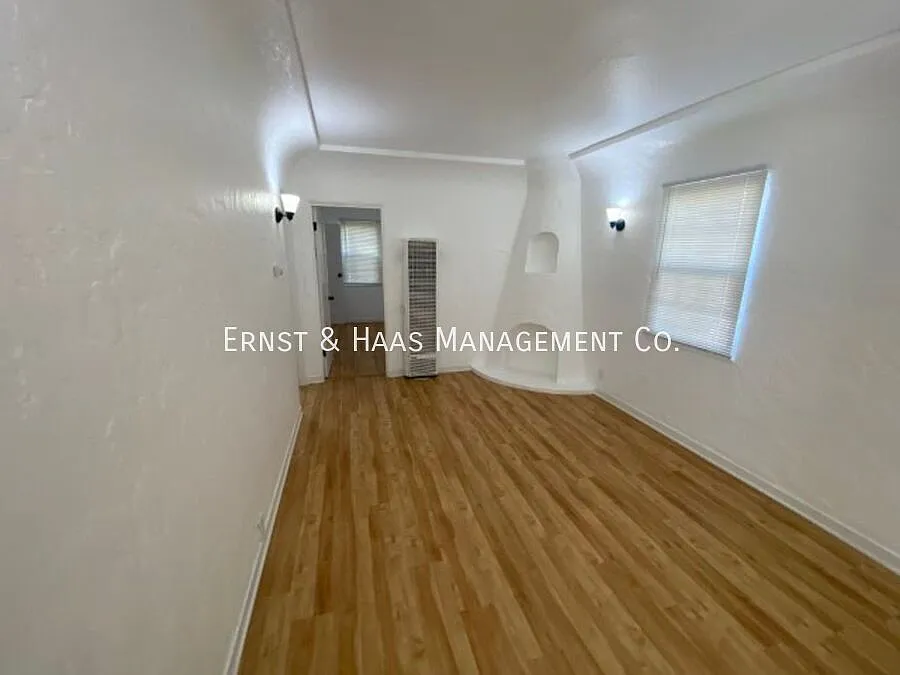 Building Photo - 822 Belmont Ave
