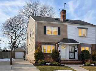 13840 64th Ave, Flushing, NY 11367