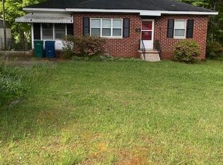 1006 Pine Forest Dr, Greenwood, SC 29646