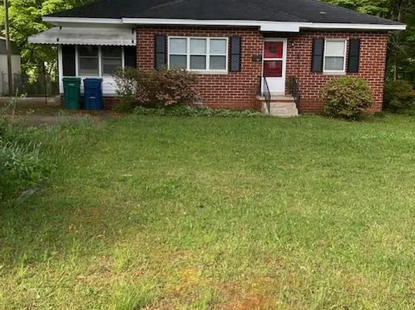 1006 Pine Forest Dr, Greenwood, SC 29646