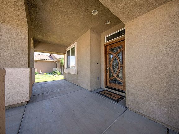 4th image of 672 McCarran Ct W