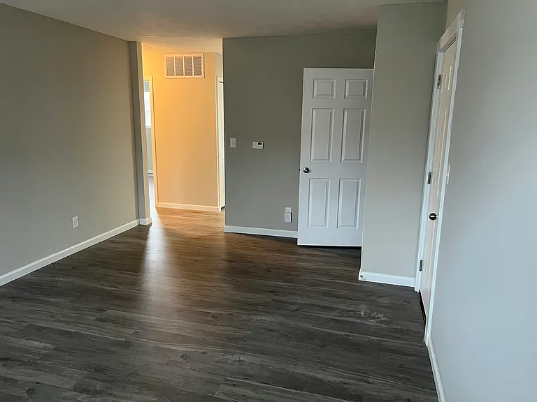 2110 Saratoga Dr #3 — Photo 2