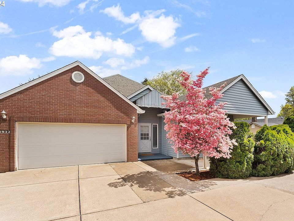 1st image of 1932 NE Harewood Pl