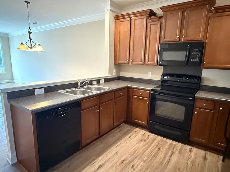 371 Beacon St NW — Photo 5