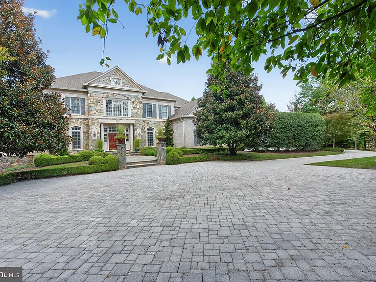 9864 Walker Glen Ct — Photo 14