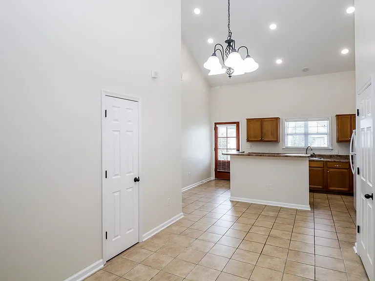 109 Saucer Ln — Photo 6
