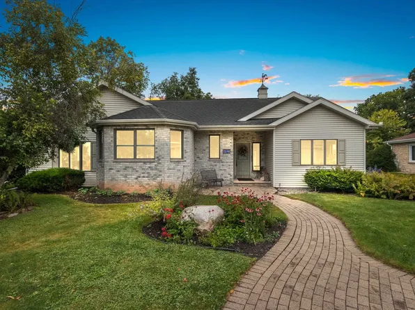 2540 W Palisades Dr, Appleton, WI 54915