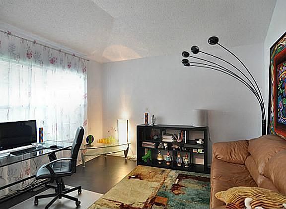 3rd image of 4413 Pearl Ct