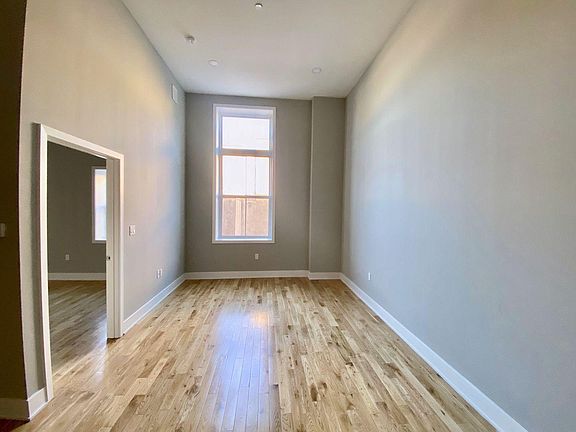 5th image of 1521-23 W Girard Ave #3O5