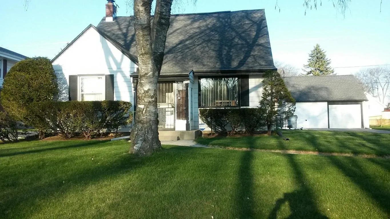 5240 N 54th St photo 1