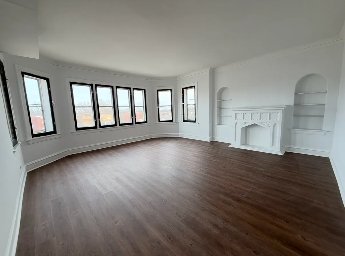 3 bed, $1,950 — Photo 2