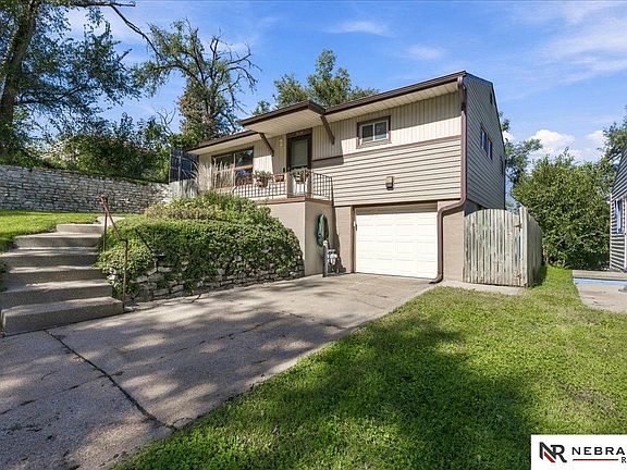 2nd image of 3934 Laurel Ave