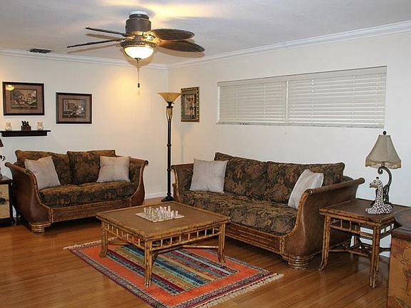 3rd image of 623 Parkwood Ave