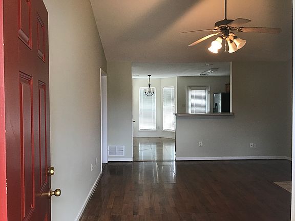 4th image of 2405 Lasonya Ln