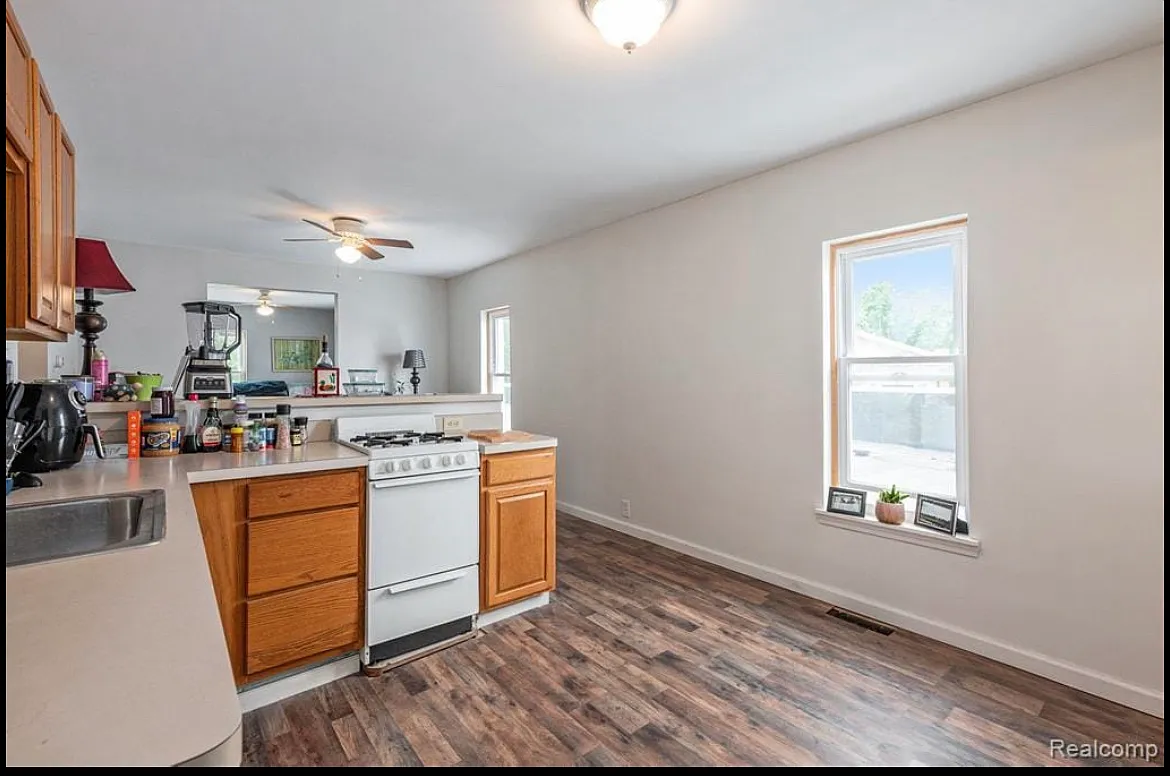 1 bed, 750 sqft, $1,100 — Photo 1