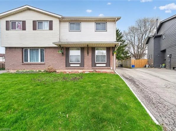 34 Enfield Cres, Brantford, ON N3P 1B2