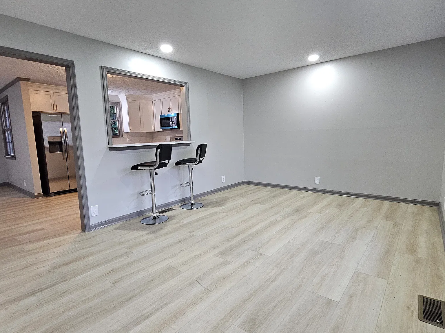 3227 Cloverwood Dr — Photo 4