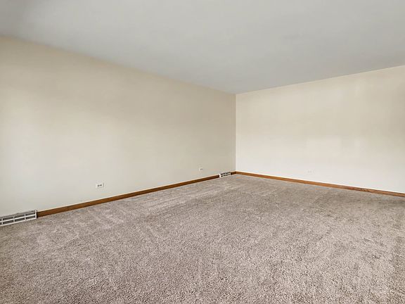 3rd image of 504 E Butterfield Rd