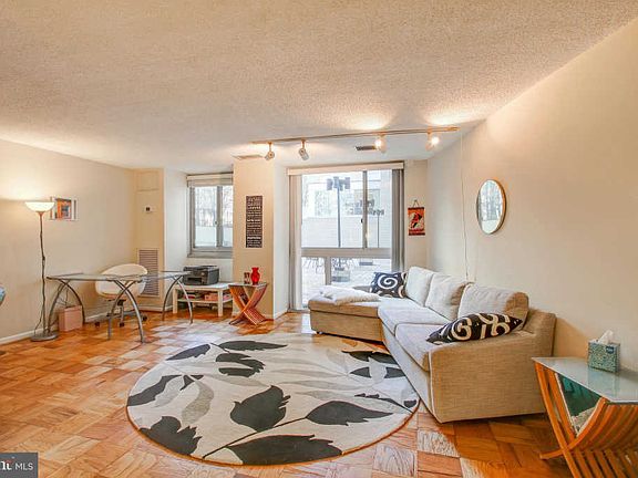 4th image of 4601 N Park Ave APT 9-J