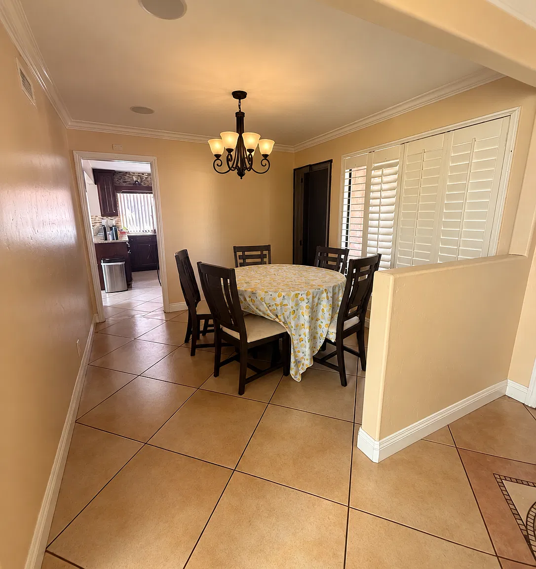 4 bed, 1800 sqft, $4,500 — Photo 3