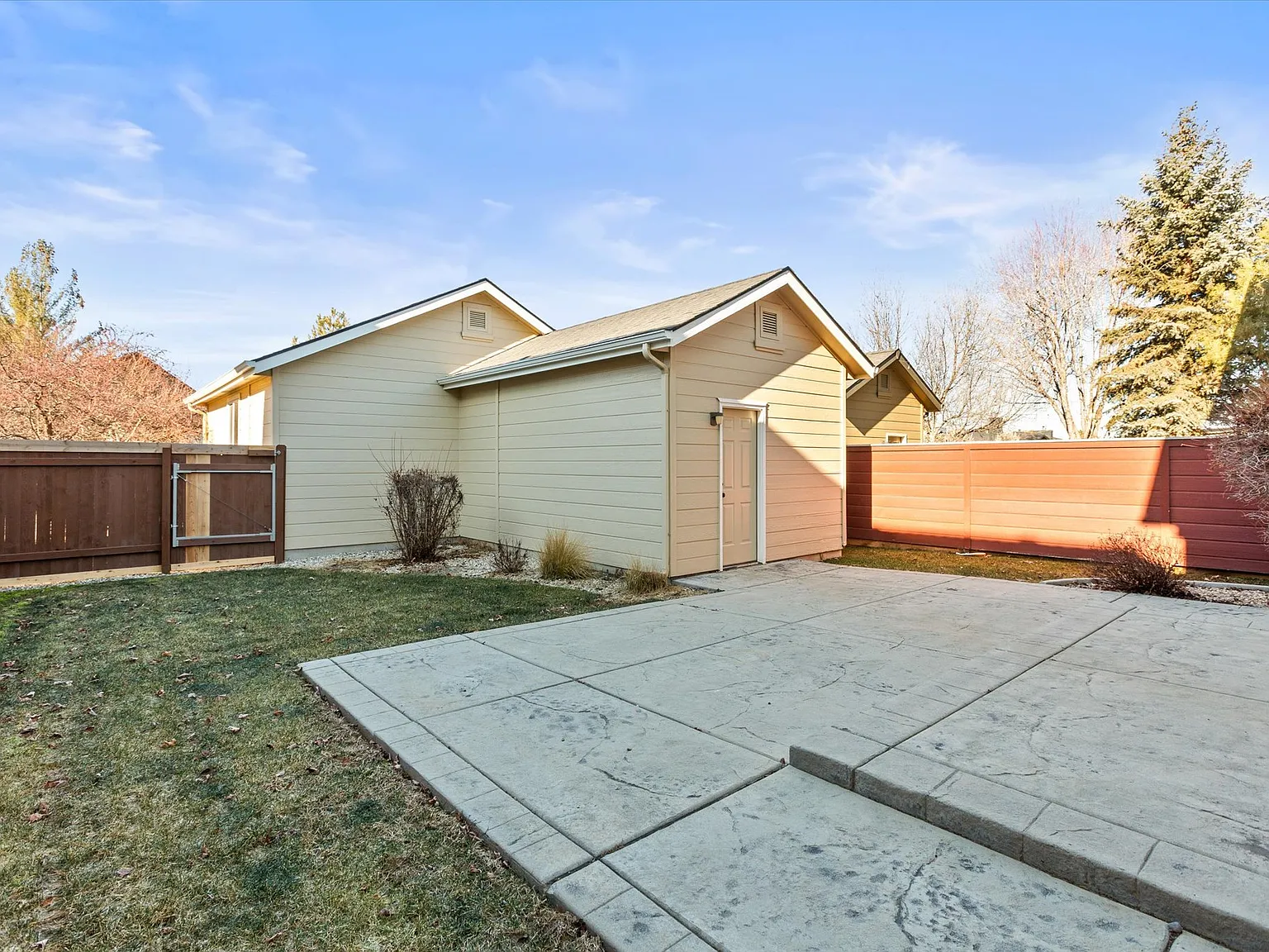 3 bed, 2.5 bath, 1751 sqft, $2,500 — Photo 4