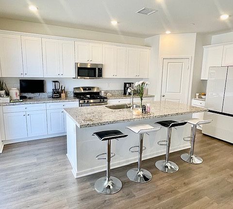 4th image of 29145 Venice Pl