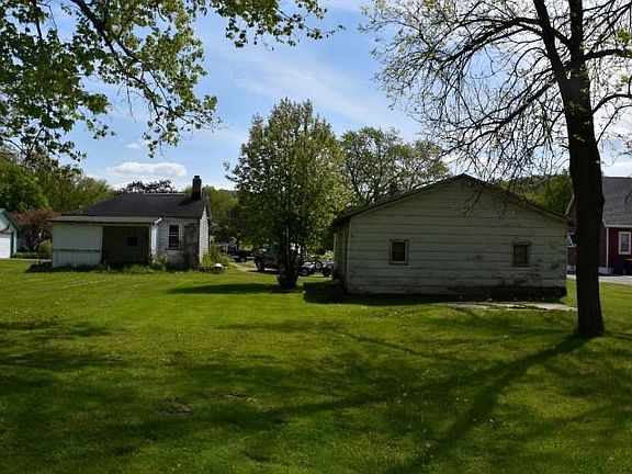 4th image of 1698 & 1700 Allison Ln