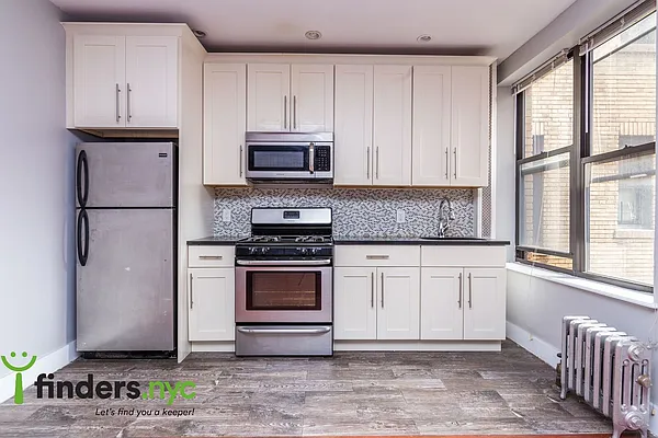 Rented by Clove Realty LLC | media 16