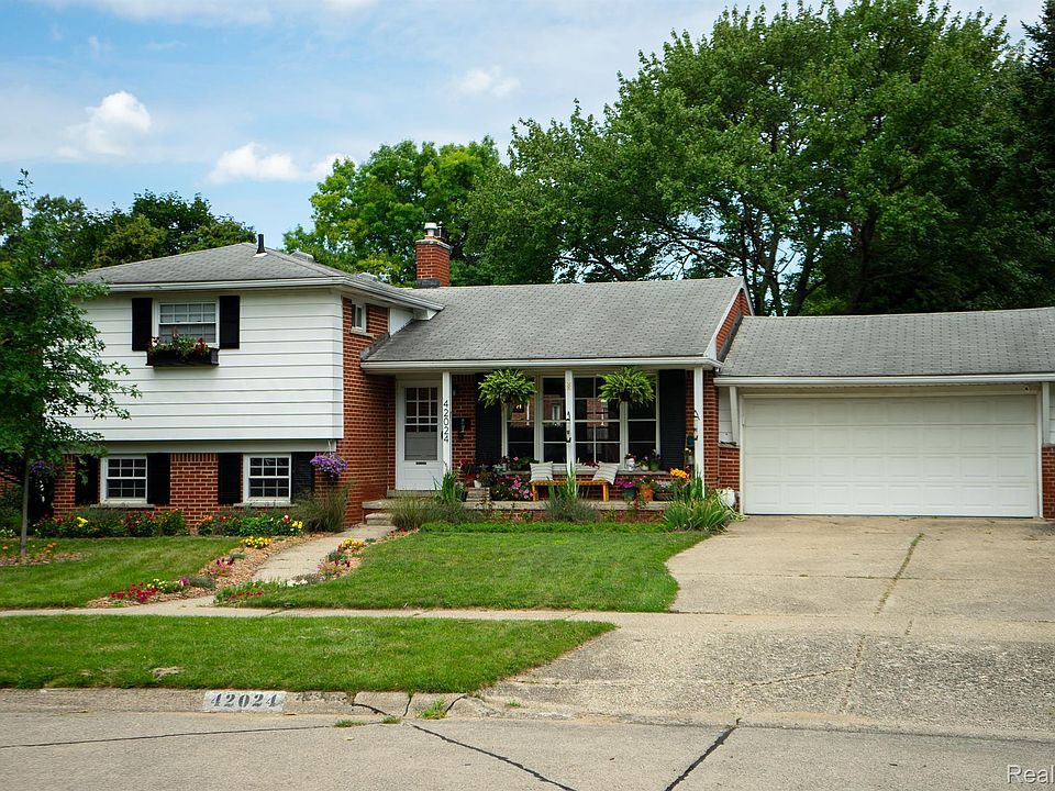 1st image of 42024 Clemons Dr