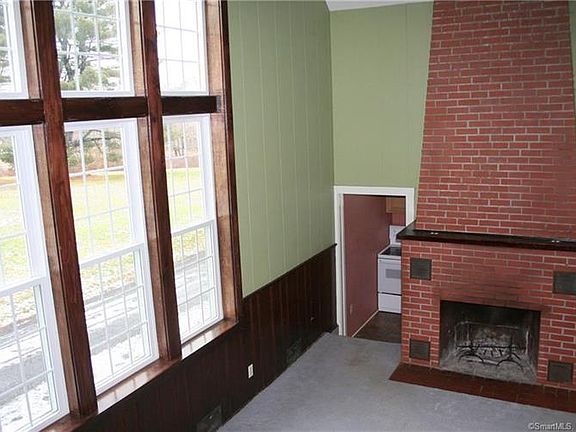 5th image of 72 Tolland Grn