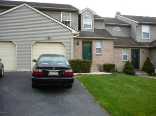98 High Point Ln, Easton, PA 18042